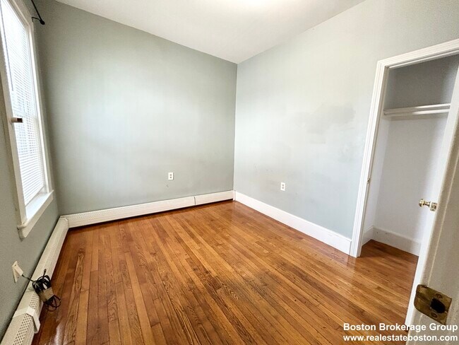 96 E Cottage St