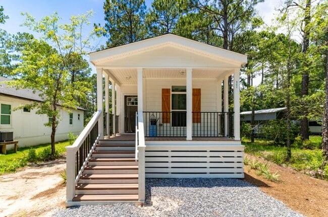 Building Photo - 2 Bedroom/ 2 Bath Mobile Home $1950/ Month...