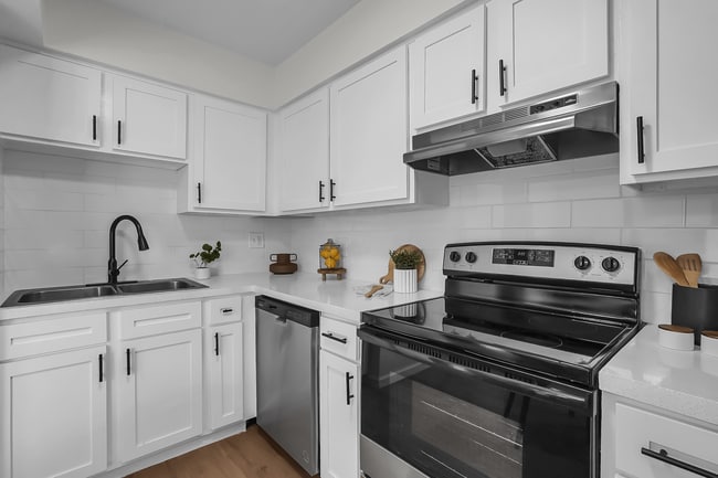 Photo - Sussex Square Apartments