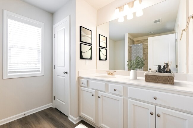 Photo - 138 Pyrus Ln