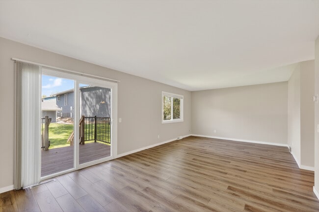 Building Photo - 6314 Maywood Ave Unit 6314