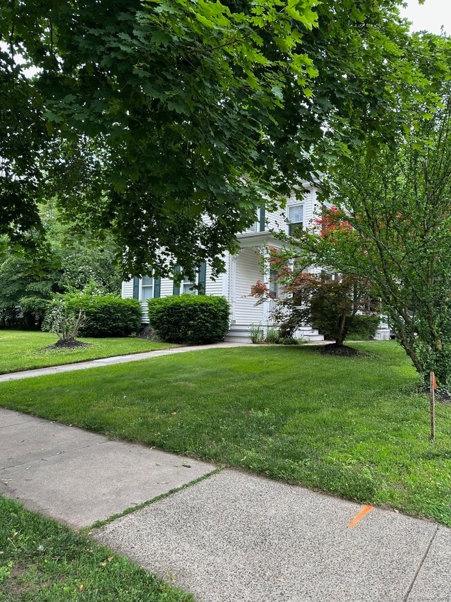 Photo - 463 N Main St Unidad 2