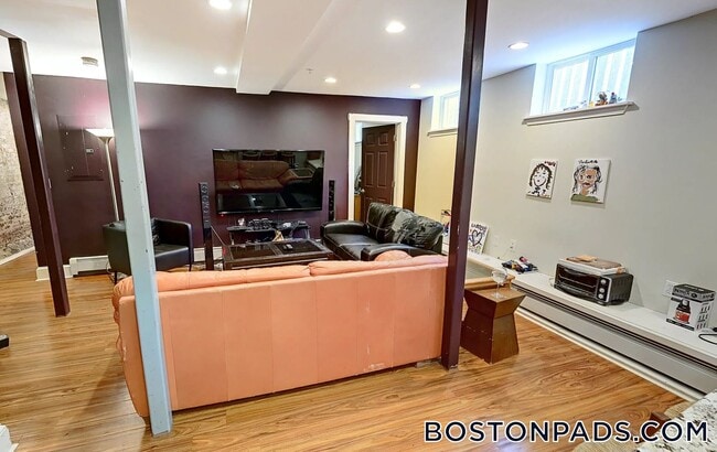 Building Photo - 231 Norfolk St Rental