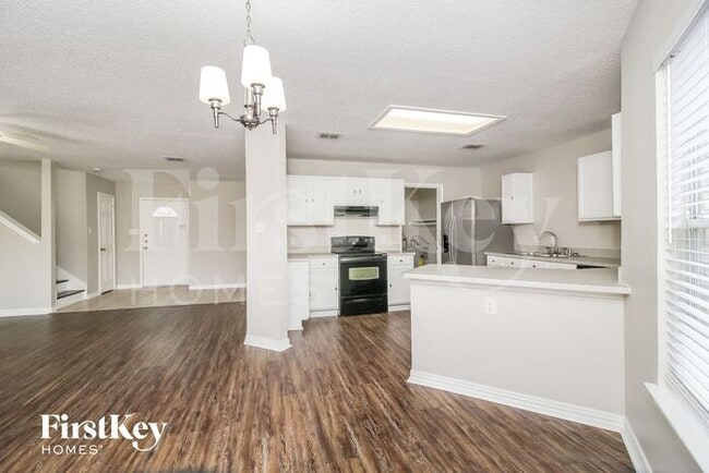 Photo - 2010 Brazos Dr