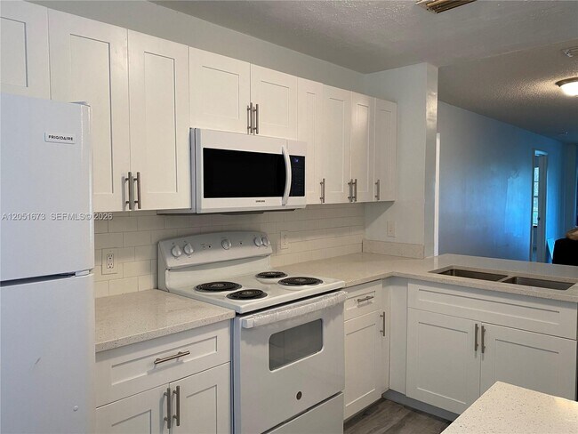 Photo - 201 Lake Pointe Dr Unit 205
