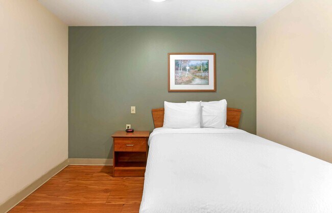 Furnished Studio-Oklahoma City - Bethany