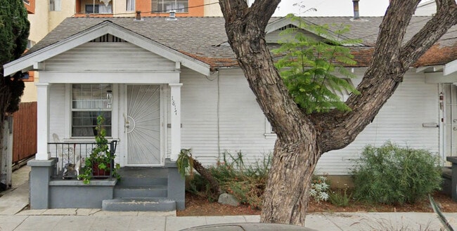 Charming duplex. - 1817 E 8th St