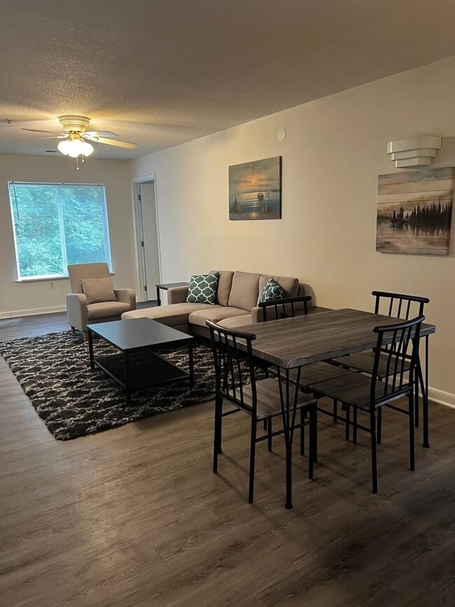 Photo - 1230 University Ct