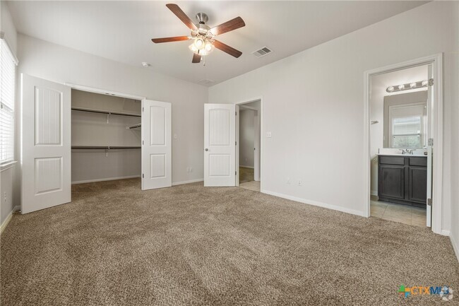 Building Photo - 171 Wainscot Oak Wy Rental