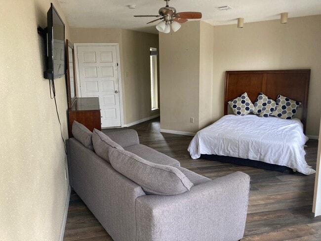 1413 April Villas Unit D