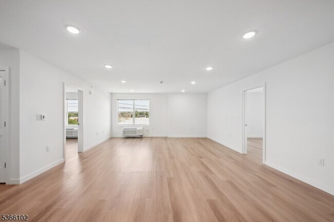 Photo - 369 18th Ave Unit 301