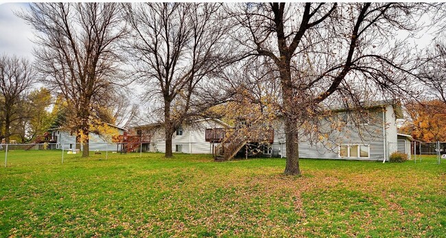 Photo - 3103 Covent Garden St S