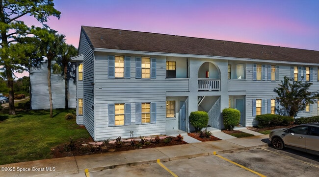 Building Photo - 1725 Harrison St Unit 121