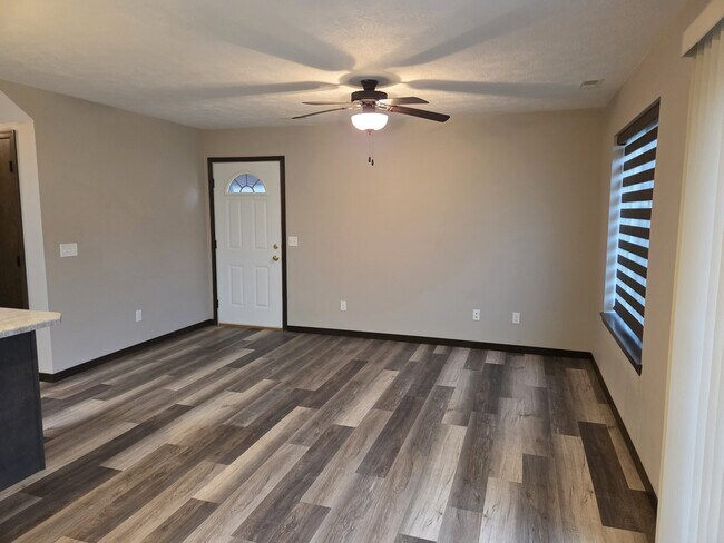 Photo - 9509 W Gert St