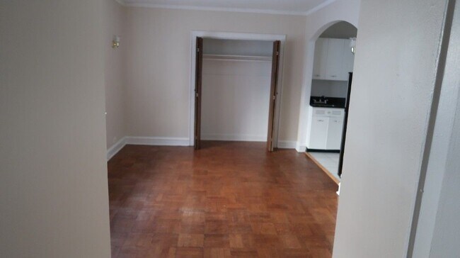 Photo - 1209 W Sherwin Ave