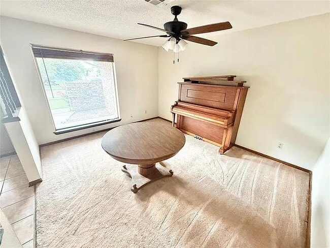 601 Sky Cir