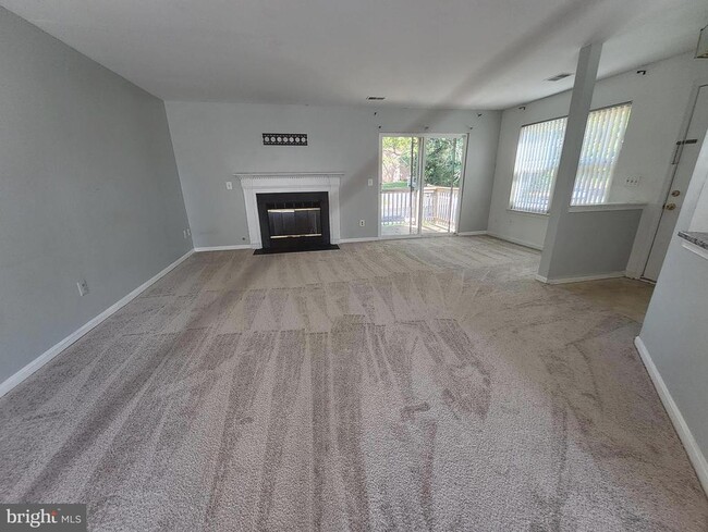Building Photo - 203 Fernwood Pl