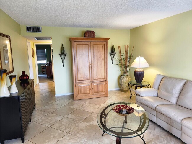 Photo - 74 Preston Way