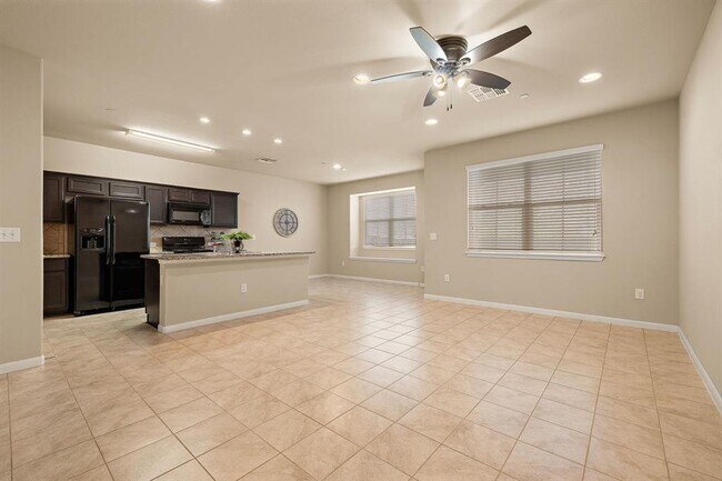 Photo - 2880 Donnell Dr Unit 3402