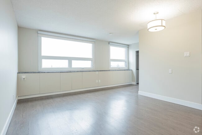 Studio - 460SF - Missao