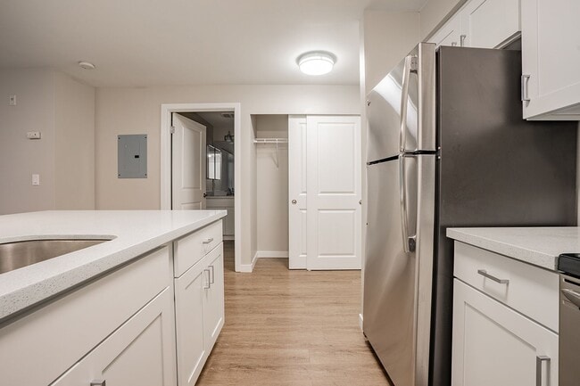 Photo - 1800 Eastlake Apts (Scenic)