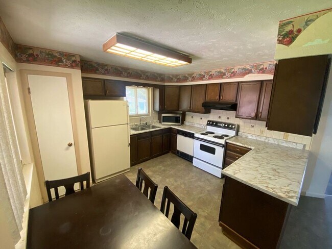 Photo - 1743 Burton St Unidad Upstairs