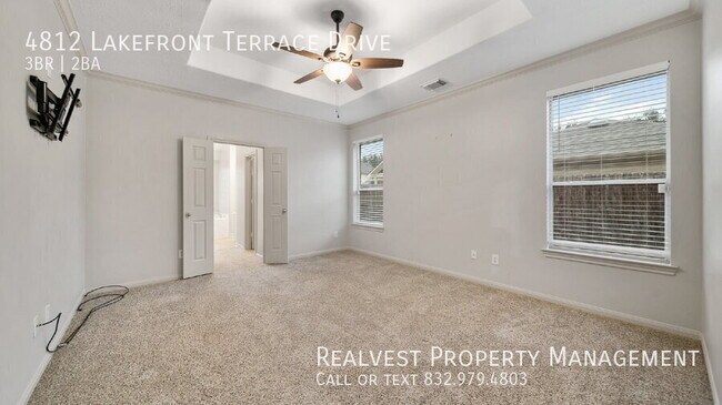 Photo - 4812 Lakefront Terrace Dr