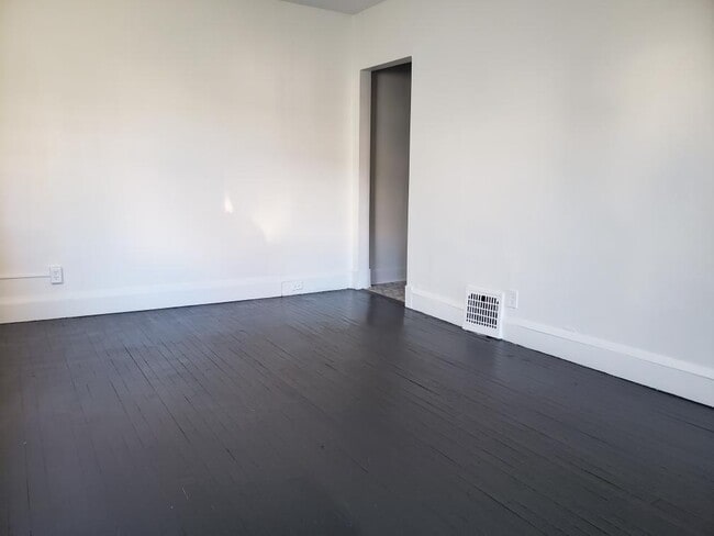 Photo - 124 Dawes Ave