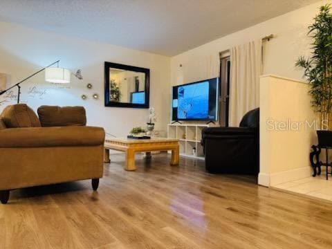 Photo - 18385 Hottelet Cir