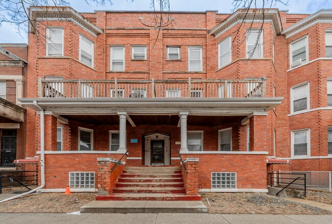 Building Photo - 666 E 50th St Unit G