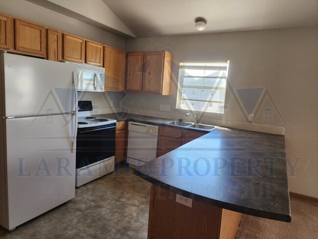 Photo - 3 Bed 2 Bath Condo Unit 4