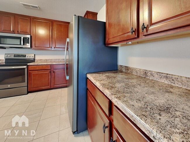 Photo - 29877 Glenrose Way