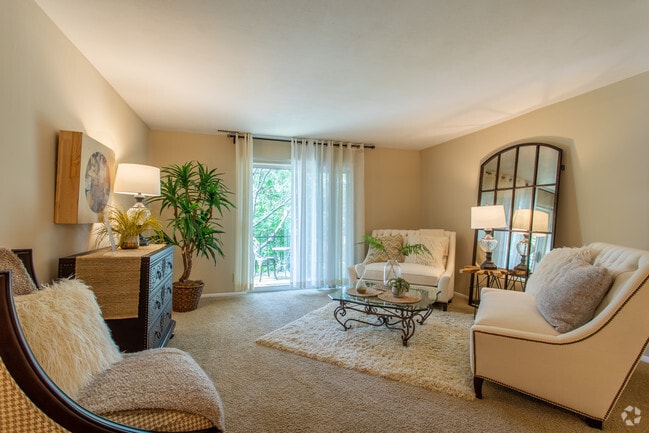 2BR, 1BA - 960 SF Model