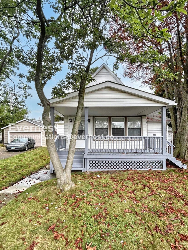 Photo - 18709 Arrowhead Ave