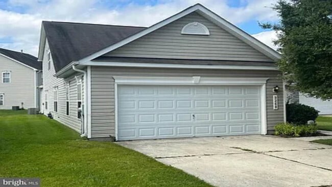 Photo - 9268 Tournament Dr