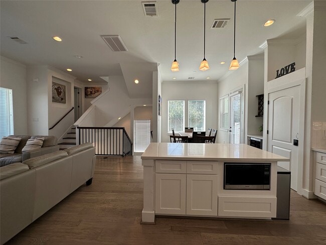 Photo - 2714 Nagle St