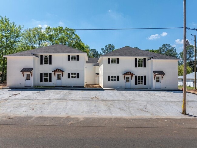 Photo - 414 6th St E