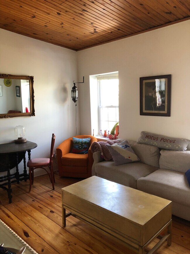 Photo - 749 S 6th St Unit 3