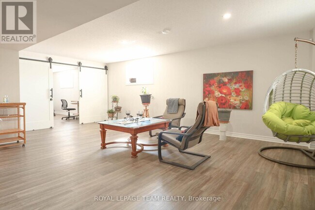 Photo - 626 Albion Falls Dr