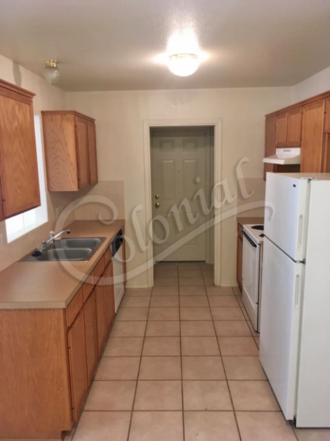 Photo - 4604 Bowles Dr Unit B