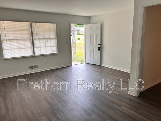 Photo - 2418 Sumac Dr