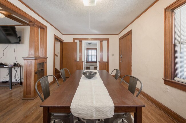 Photo - 4626 Genessee St