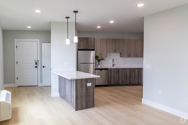 2BR, 1BA - 925SF-Kitchen