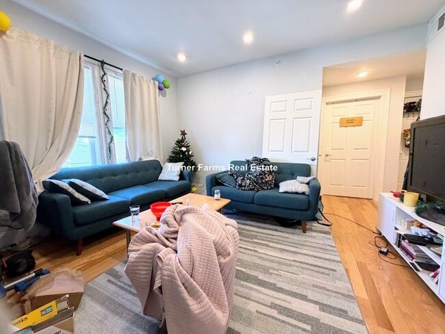 Photo - 75 Winchester St Unit 3