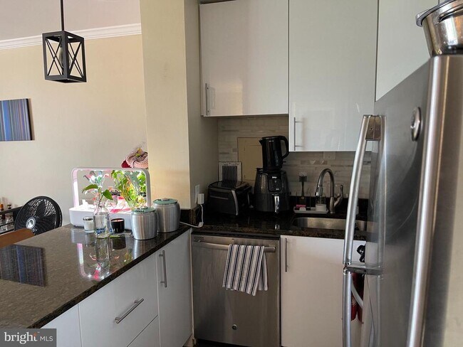 Photo - 950 25th St NW Unit 1029-N