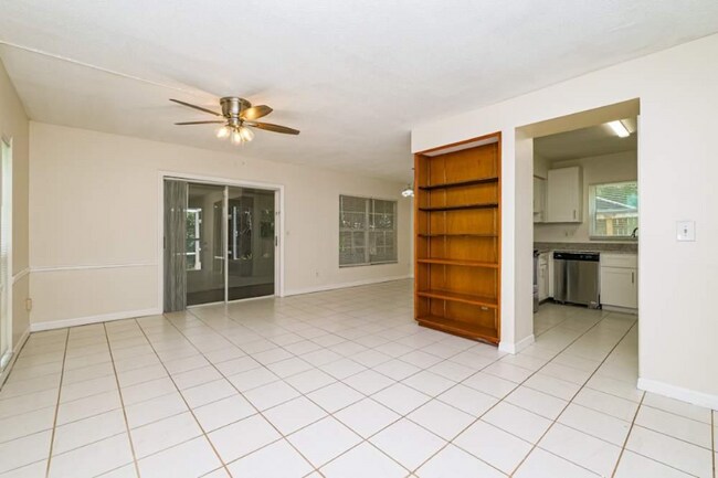 Photo - 123123 Woodleigh Ave Casa Adosada