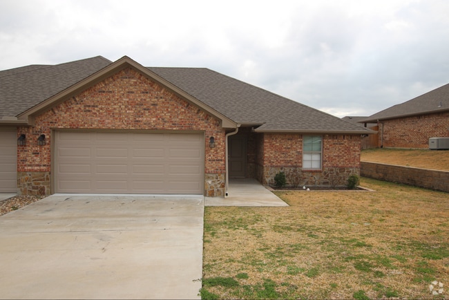 Building Photo - Beautiful 3 Bedroom 2 Bathroom Townhouse i... Unit 6305