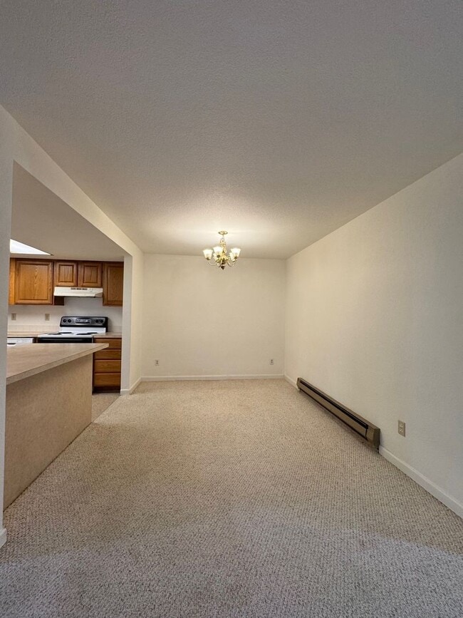 Photo - Cozy 2 Bed 1 Bath Condo, Wensley Court Factoria Bellevue Unit 115
