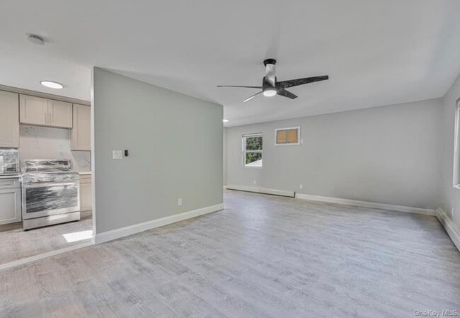 Photo - 137-22 Bedell St