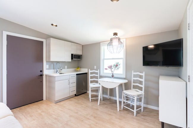 930 Pueo St Unit Furnished Studio Retreat